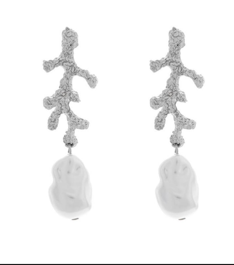 Dangle Pearl Earrings